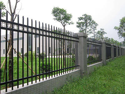 小區(qū)鋅鋼護(hù)欄圖片3