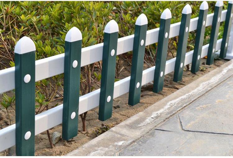 pvc草坪護(hù)欄圖片